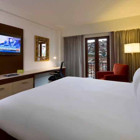 Hilton Garden Inn Куско Экстерьер фото