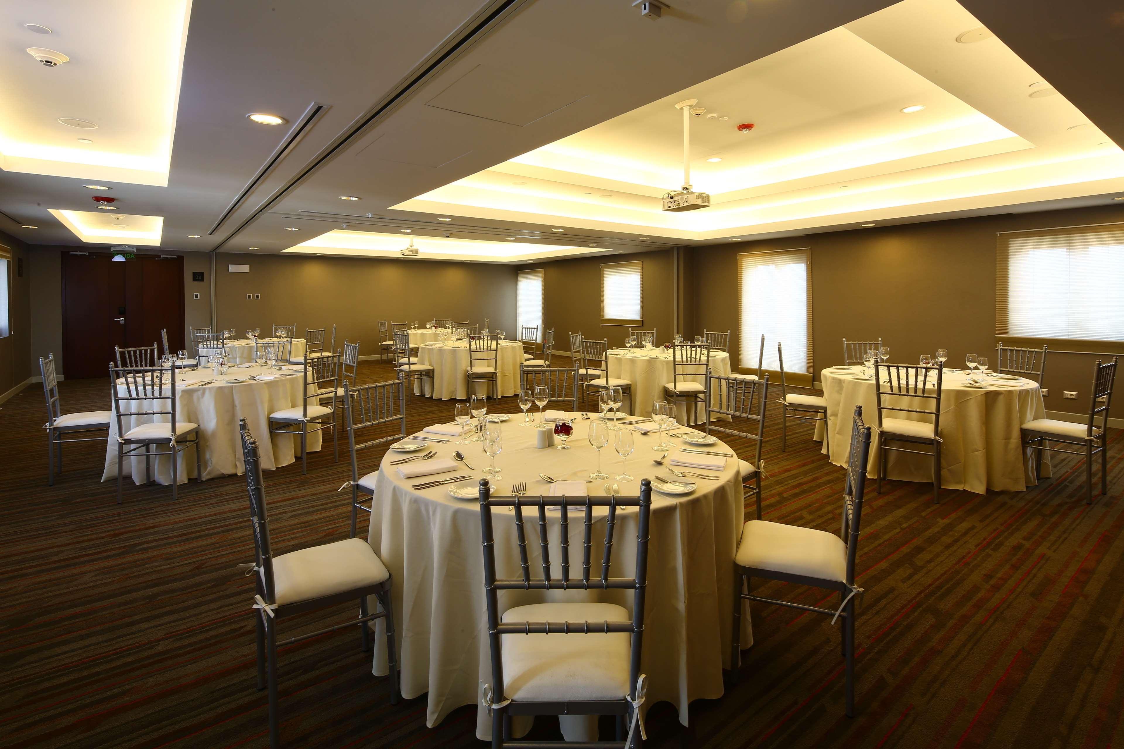 Hilton Garden Inn Куско Экстерьер фото